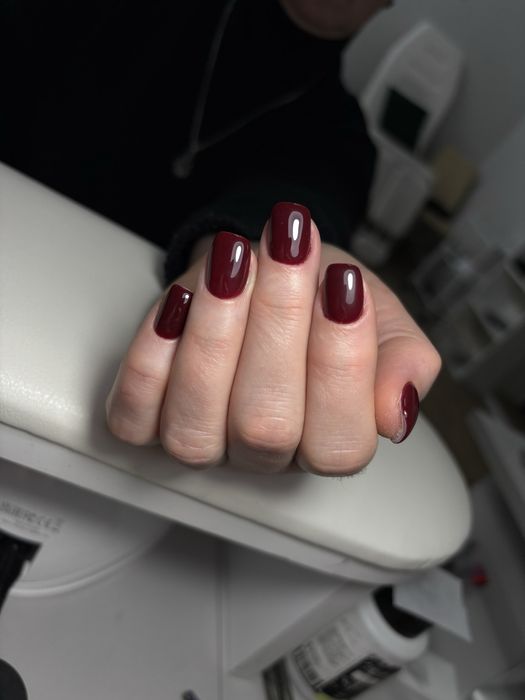 Маникюр и педикюр