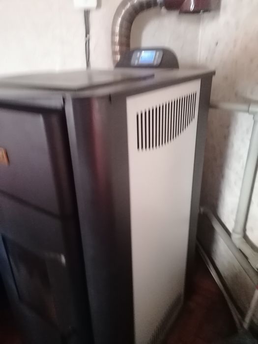 Камина на прелети GOLDEN FIRE 18kw имам и радиатори  с термо глави