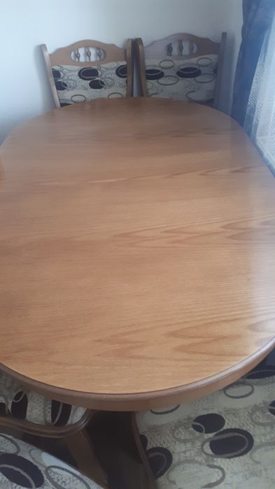 Masa lemn masiv ovală