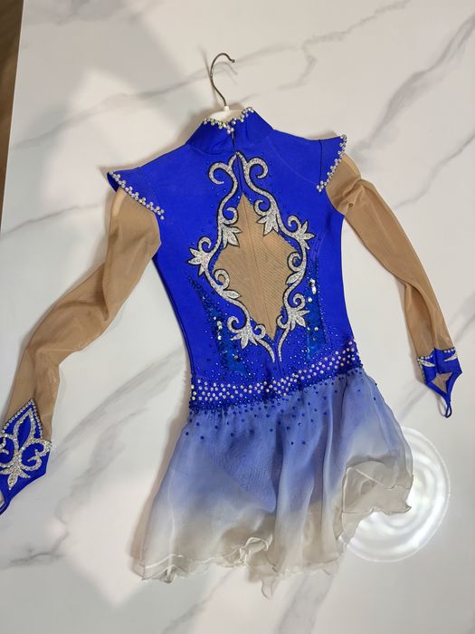 Костюм для фигурного катания