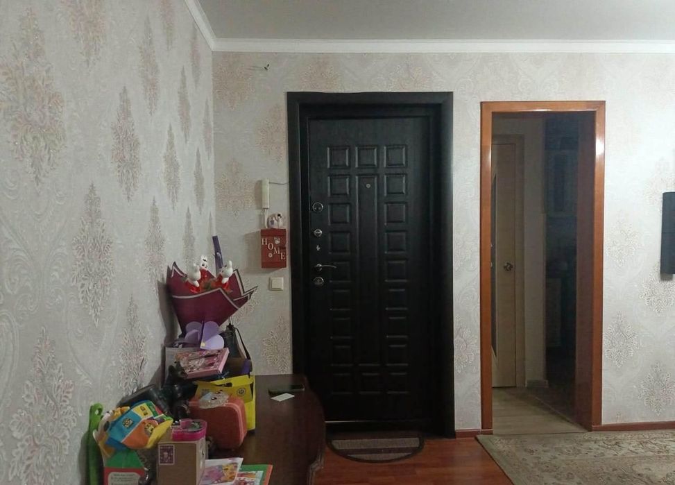 Продам 3хком.квартиру район 8 школы.