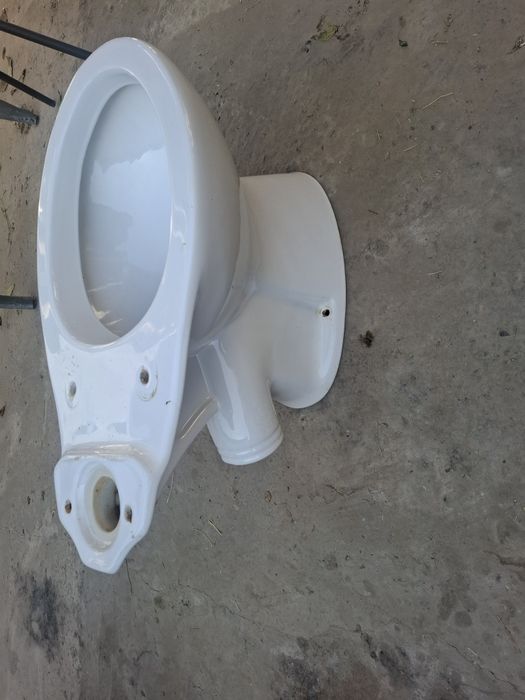 Унитаз. Бу таза. Жарылмаган