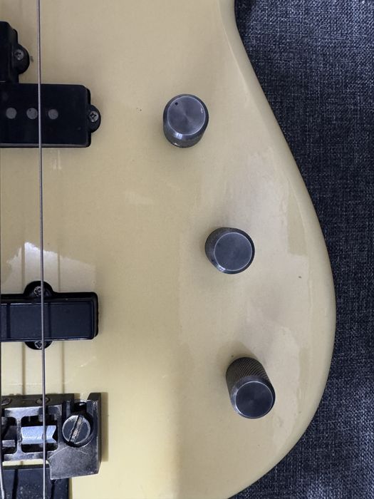 Бас гитара Fernandes, (выпуск 70х-80х) precision bass