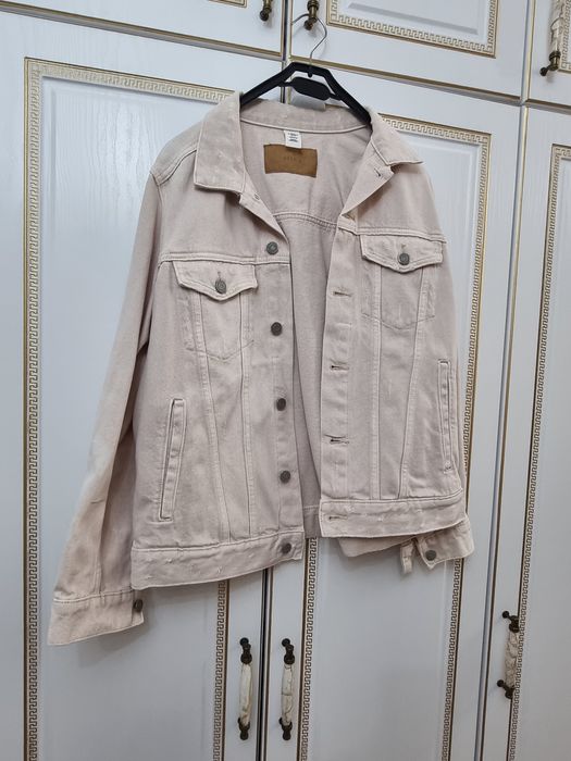 Продаю джинсовая куртка, отличного качества.