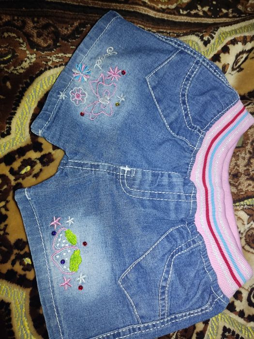 Модные шорты на милую девочку