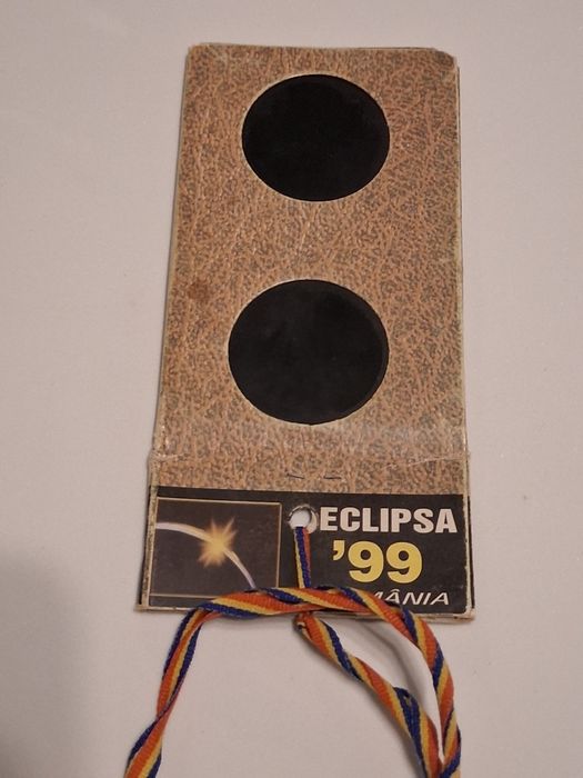 Ochelari eclipsă solară