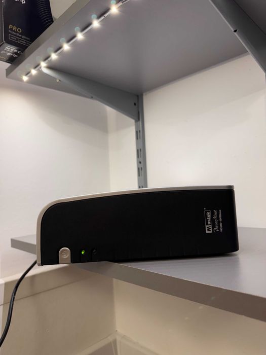 UPS Mustek compact 1000VA/600W, 1000 Offline prize C13