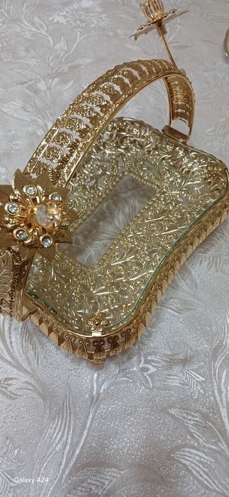 Продается посуда сервизы, кремянки, этажкрки и другая