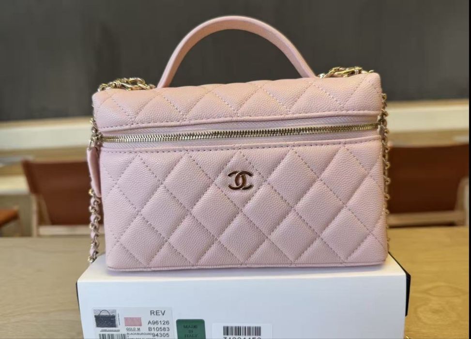Chanel Налични Чанти