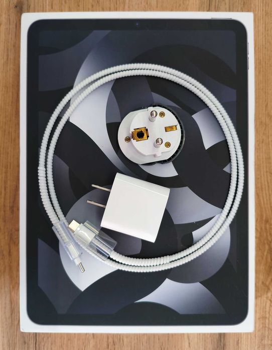 IPad Air 5 / 256 GB серый Wi-Fi