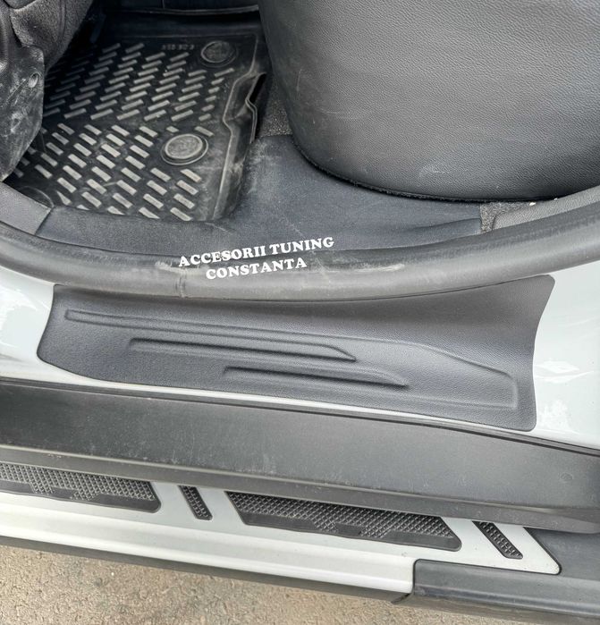 Ornament Protectie Praguri - Dacia Duster 2