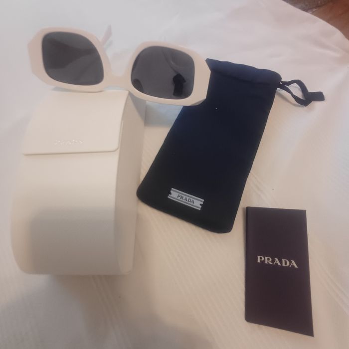 Слънчеви очила Prada