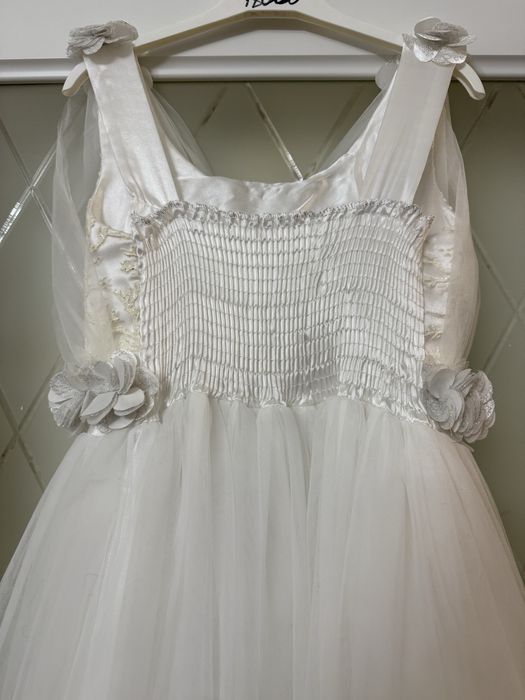 белое нарядное платье