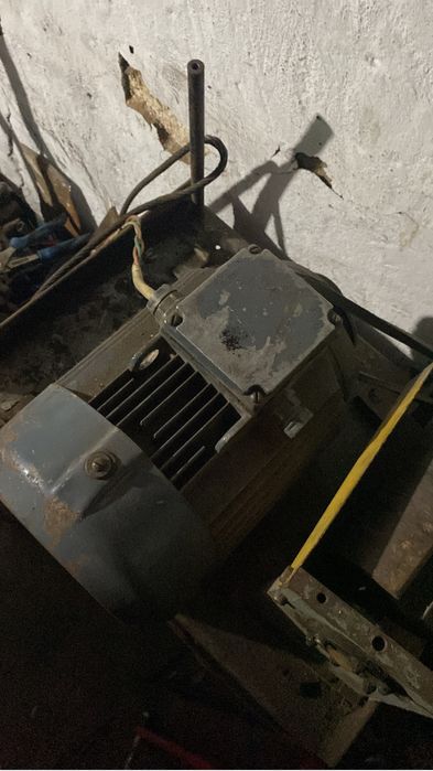 Продам асинхронный электро  двигатель