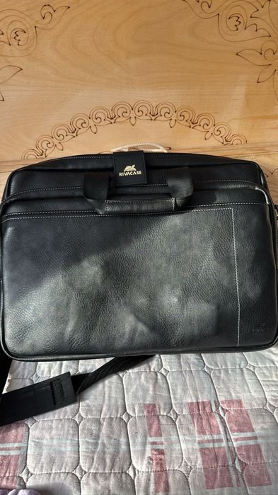 RIVACASE сумка для ноутбука очень замечательно качестве.