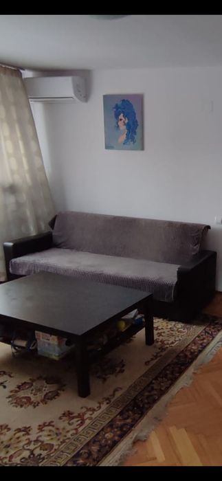 Vând canapea 3 locuri, extensibila