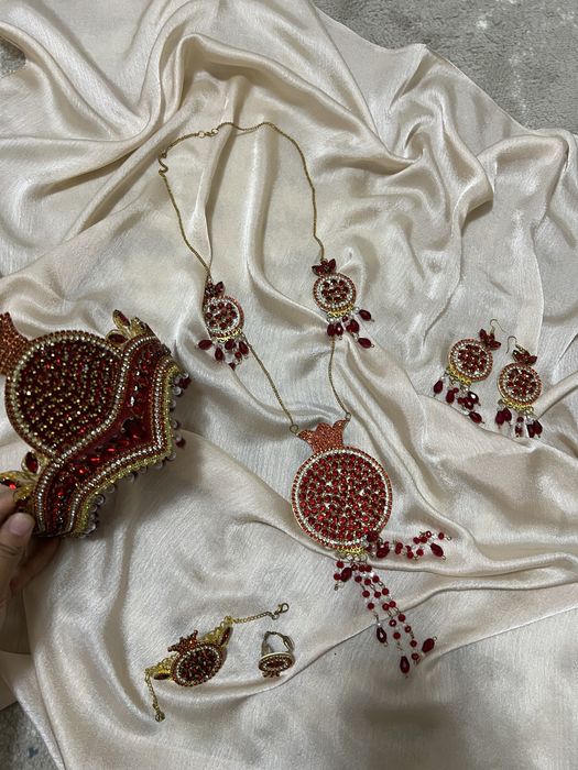 Ansambil siz kutgan kun