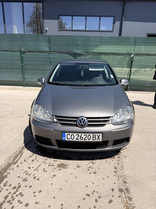 Продавам VW golf 5