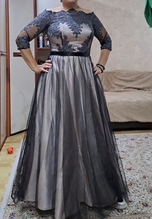 Продам платье размер 48-52