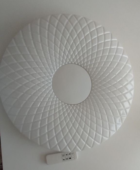 Led лампа за таван