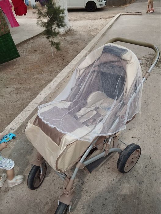 Коляска сотилади.