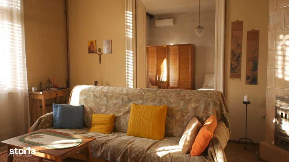 Farmec interbelic cu detalii originale de epocă - apartament 3 camere