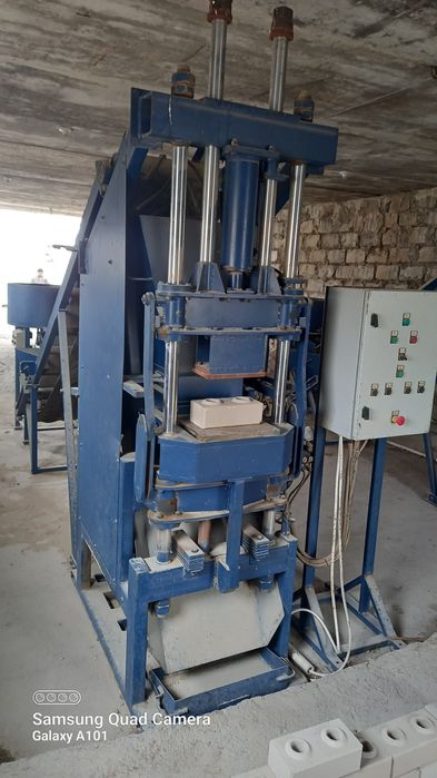 Готовый бизнес гидропресс станок для кирпича автоматический.