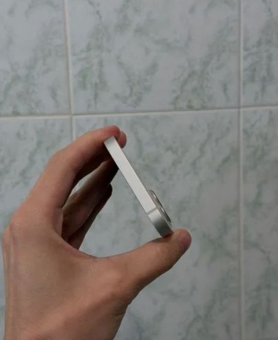 Продам iPhone 13