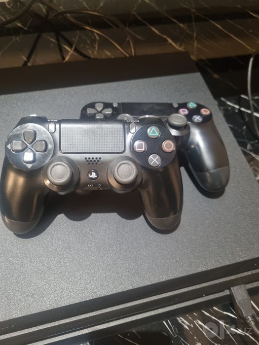 Ps 4 pro 1tb sotiladi