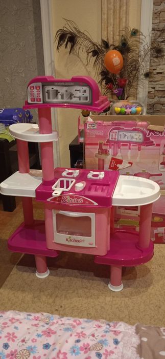 Детская кухня в отличном состоянии для детей от 0 до 9