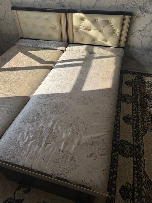 Krovat. Yumshoq mebel.