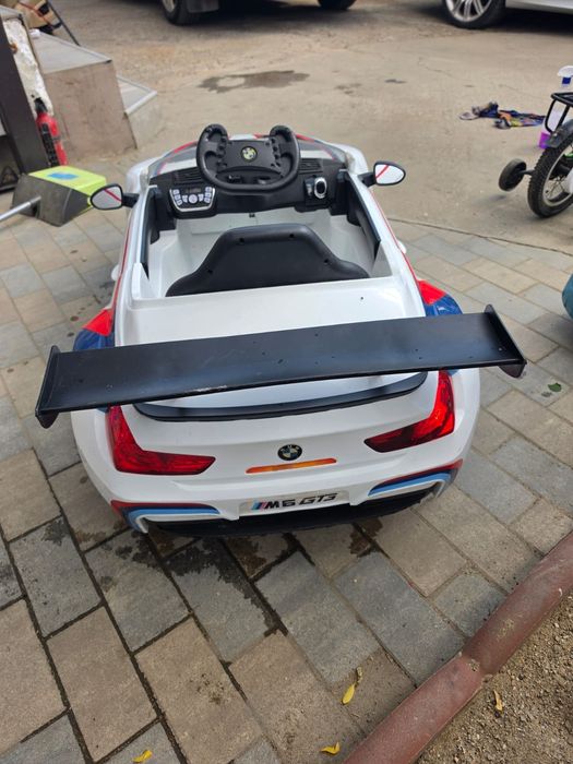 Vând masinuta BMW M