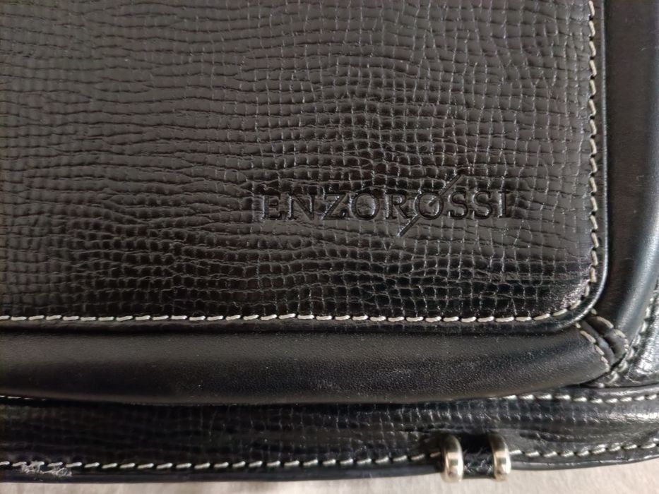 Продам брендовый Портфель