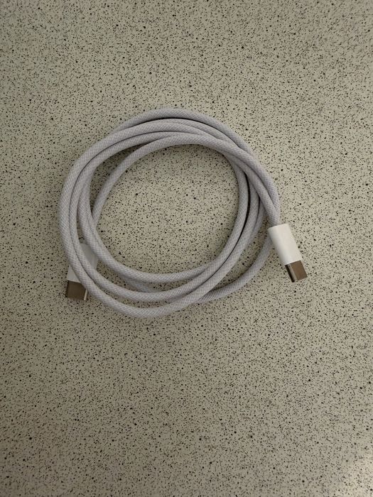 Продам iphone 15 128 gb