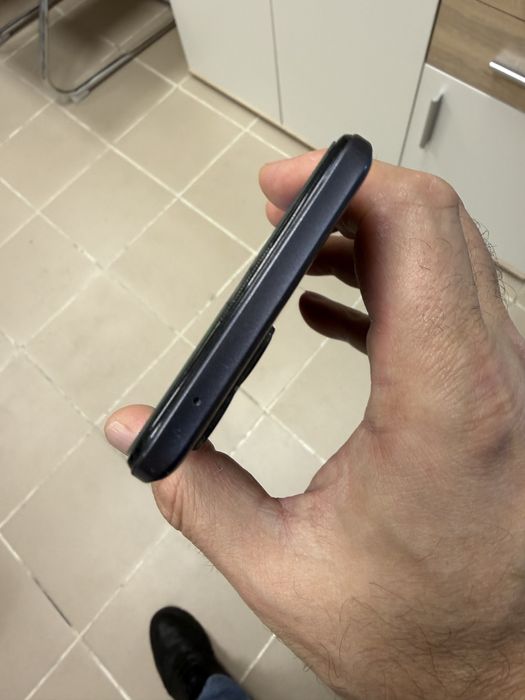 Realme 8 5G 6/128gb - отличен