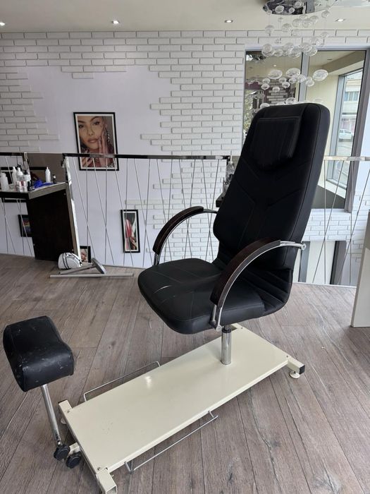 2бр столове за педикюр