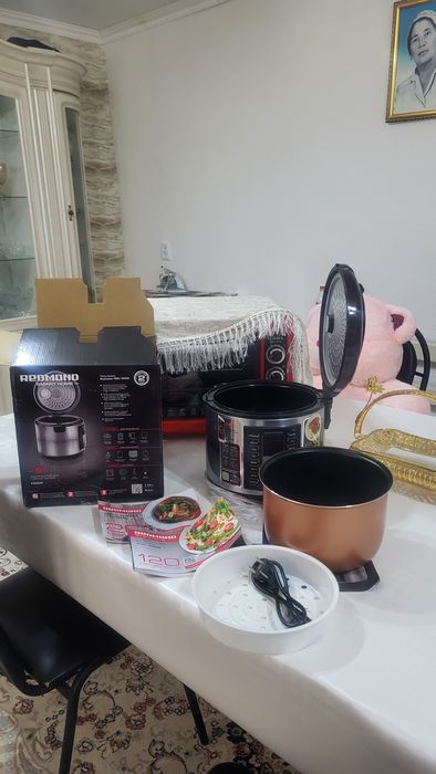 Мультиварка Redmond