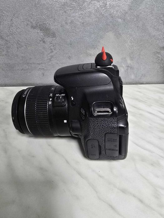 Aparat Foto Canon EOS 700D + Obiectiv 18-55  Bmg Amanet 104512