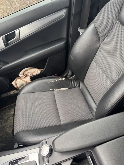 Plafon negru scaune piele material interior mercedes c class w204