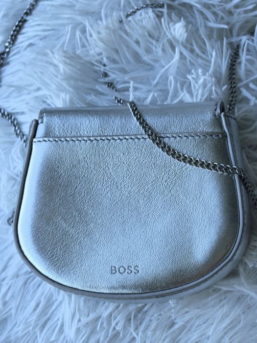 НОВА оригинална чанта  BOSS Nathalie Mini Saddle Silver Metallic