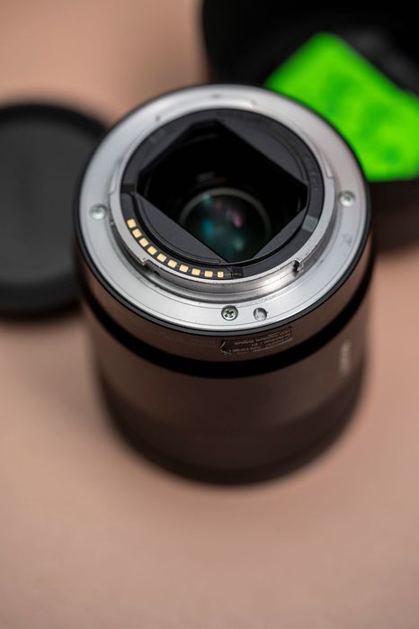 обектив Sony FE 55mm f/1.8 Sonnar T* ZA