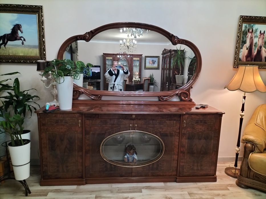 Витрина. Комод. Зеркало