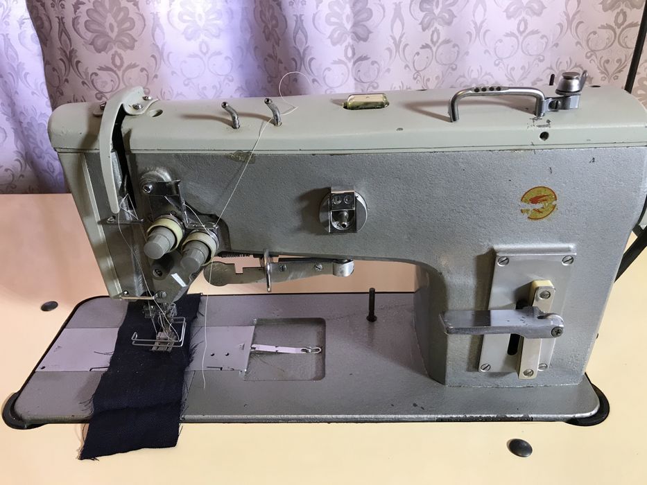 Продам швейную машину