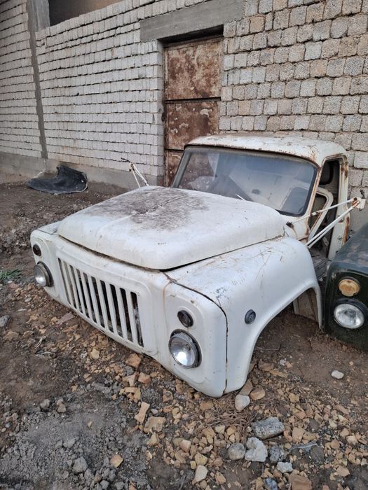 Gaz 53 kabina sotiladi