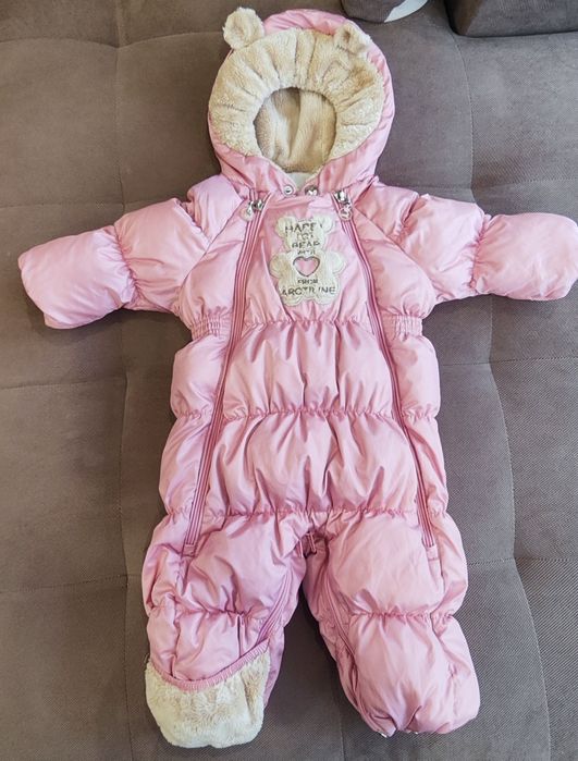 Бебешки дрехи и космонавт