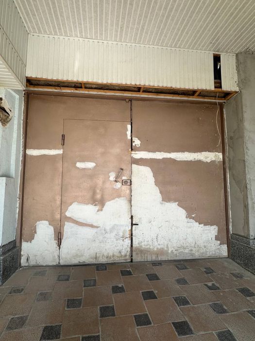 Дарвоза б/у жуда хам яхши холатда