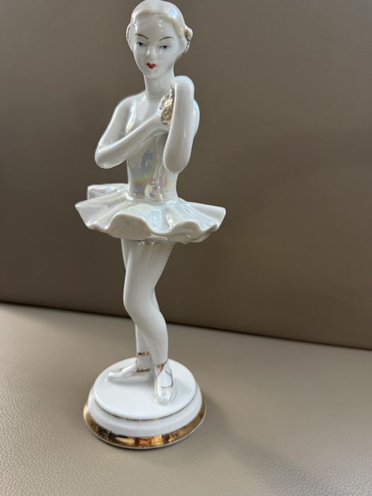 Продам статуэтку