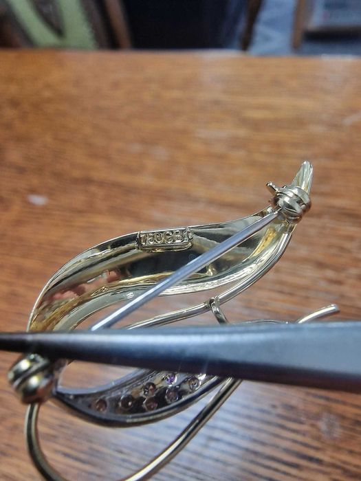 Диамантена Златна Брошка - Заложна къща Бургас Галерия 65