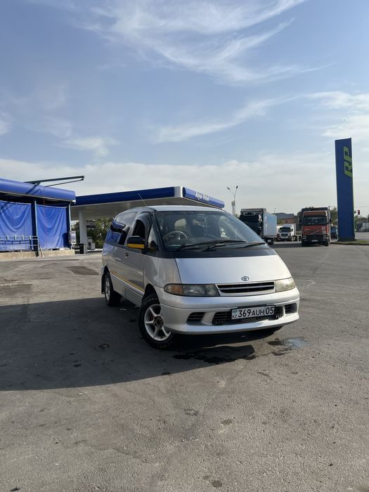 В продаже Toyota Estima 1995г