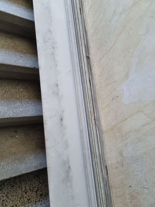 Алуминиеви подпрозоръчни первази за дограма